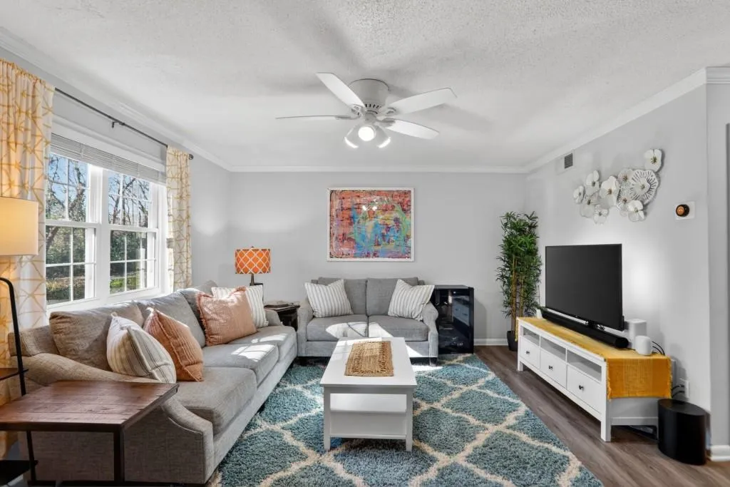 6900 Roswell Road Unit L7, Atlanta, Georgia 30328, 2 Bedrooms Bedrooms, ,2 BathroomsBathrooms,Residential,Sold,6900 Roswell Road Unit L7,7707082