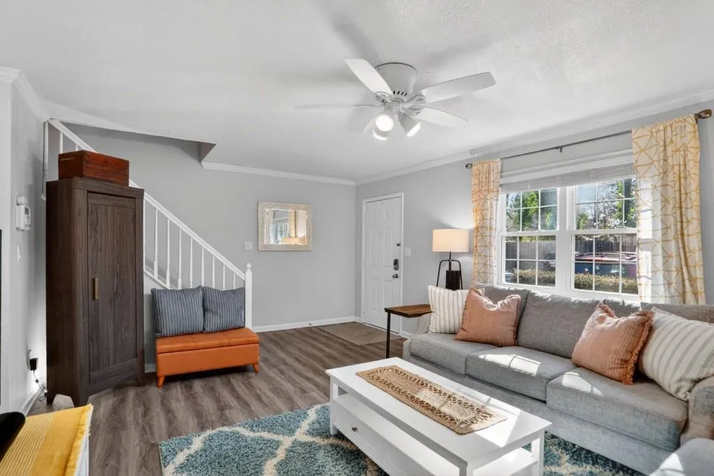 6900 Roswell Road Unit L7, Atlanta, Georgia 30328, 2 Bedrooms Bedrooms, ,2 BathroomsBathrooms,Residential,Sold,6900 Roswell Road Unit L7,7707082