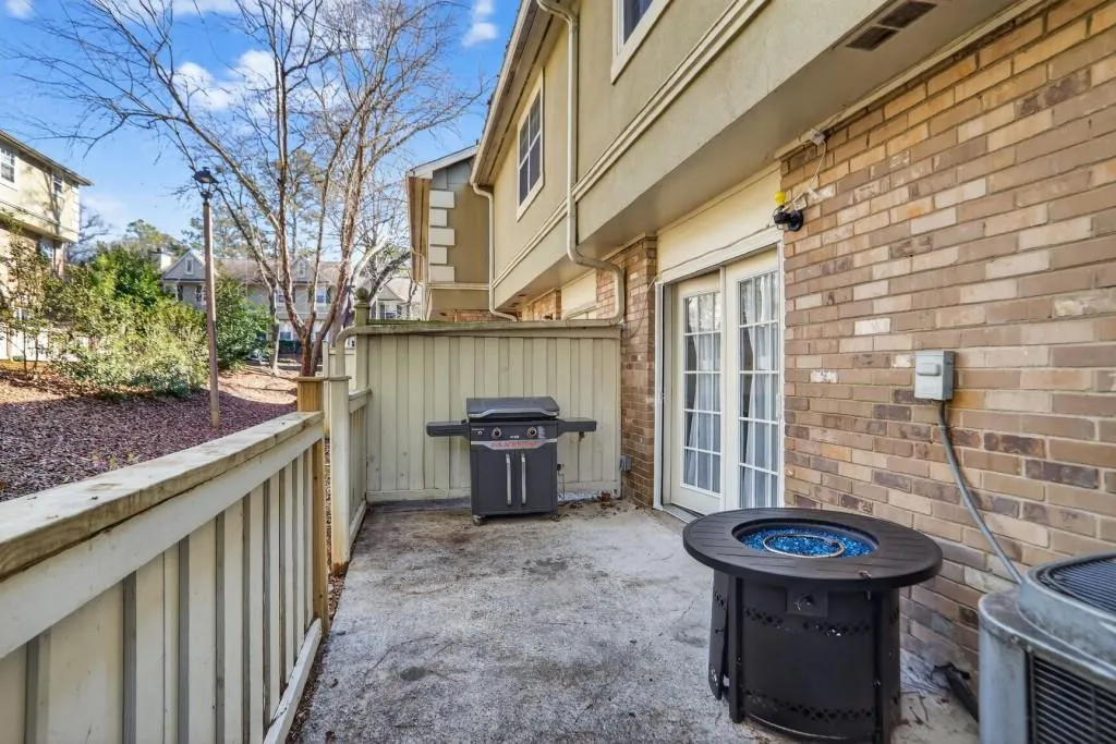 6900 Roswell Road Unit L7, Atlanta, Georgia 30328, 2 Bedrooms Bedrooms, ,2 BathroomsBathrooms,Residential,Sold,6900 Roswell Road Unit L7,7707082
