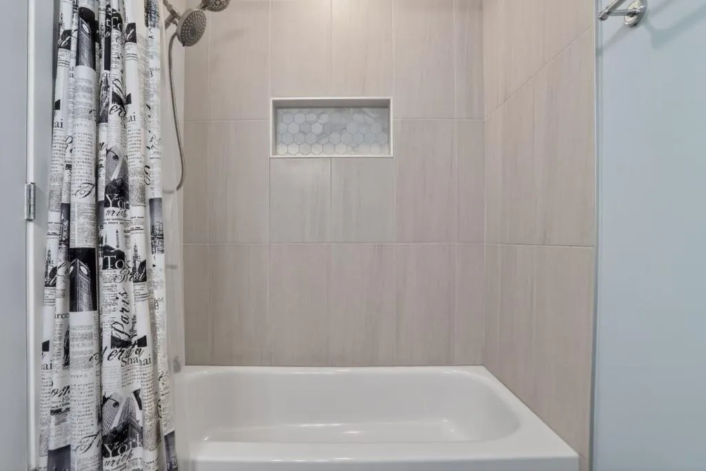 6900 Roswell Road Unit L7, Atlanta, Georgia 30328, 2 Bedrooms Bedrooms, ,2 BathroomsBathrooms,Residential,Sold,6900 Roswell Road Unit L7,7707082