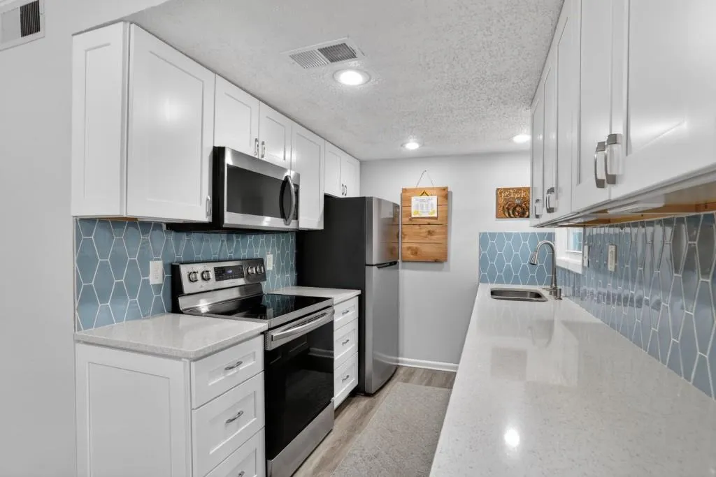 6900 Roswell Road Unit L7, Atlanta, Georgia 30328, 2 Bedrooms Bedrooms, ,2 BathroomsBathrooms,Residential,Sold,6900 Roswell Road Unit L7,7707082