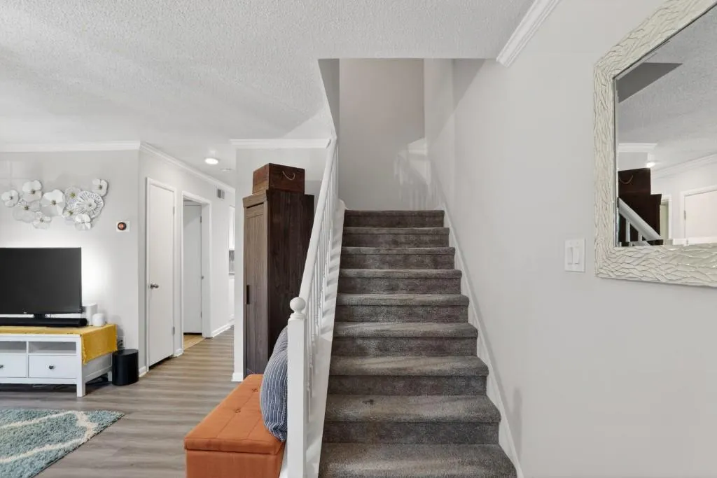 6900 Roswell Road Unit L7, Atlanta, Georgia 30328, 2 Bedrooms Bedrooms, ,2 BathroomsBathrooms,Residential,Sold,6900 Roswell Road Unit L7,7707082