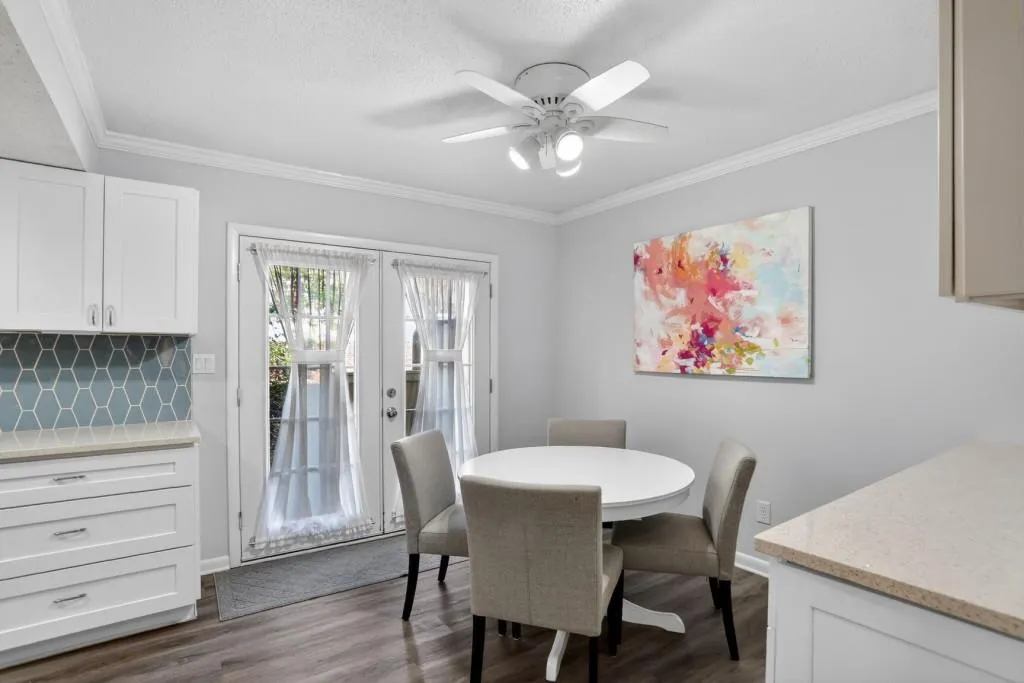 6900 Roswell Road Unit L7, Atlanta, Georgia 30328, 2 Bedrooms Bedrooms, ,2 BathroomsBathrooms,Residential,Sold,6900 Roswell Road Unit L7,7707082
