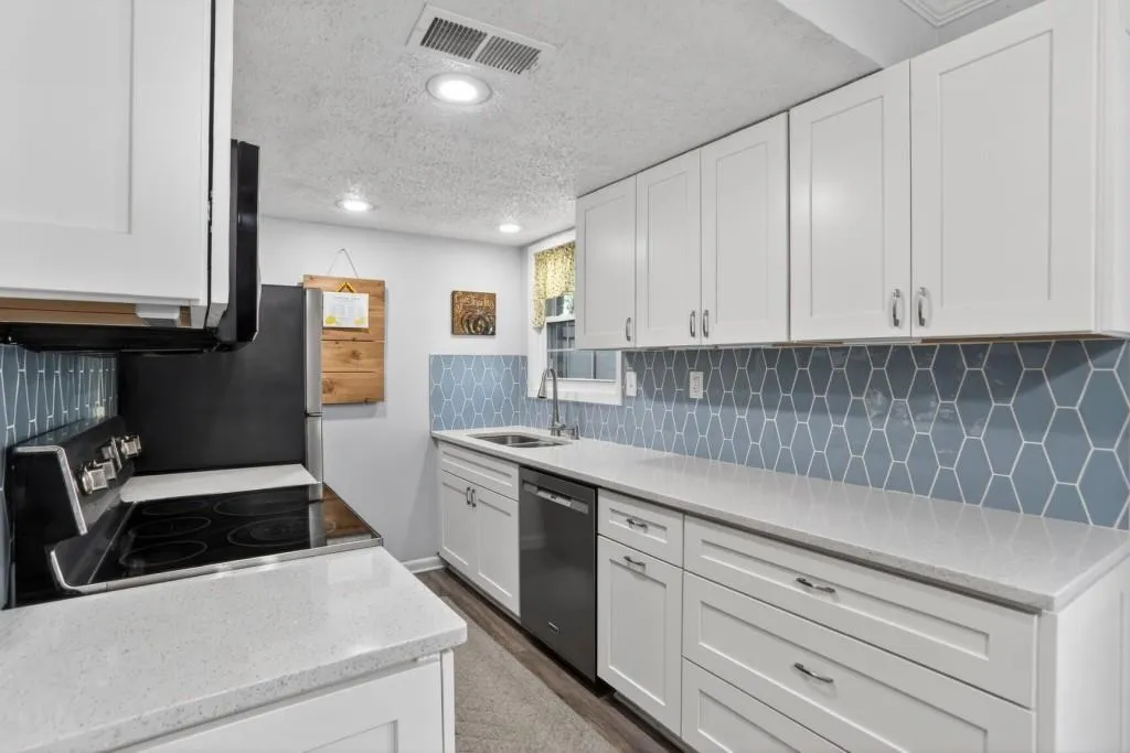6900 Roswell Road Unit L7, Atlanta, Georgia 30328, 2 Bedrooms Bedrooms, ,2 BathroomsBathrooms,Residential,Sold,6900 Roswell Road Unit L7,7707082