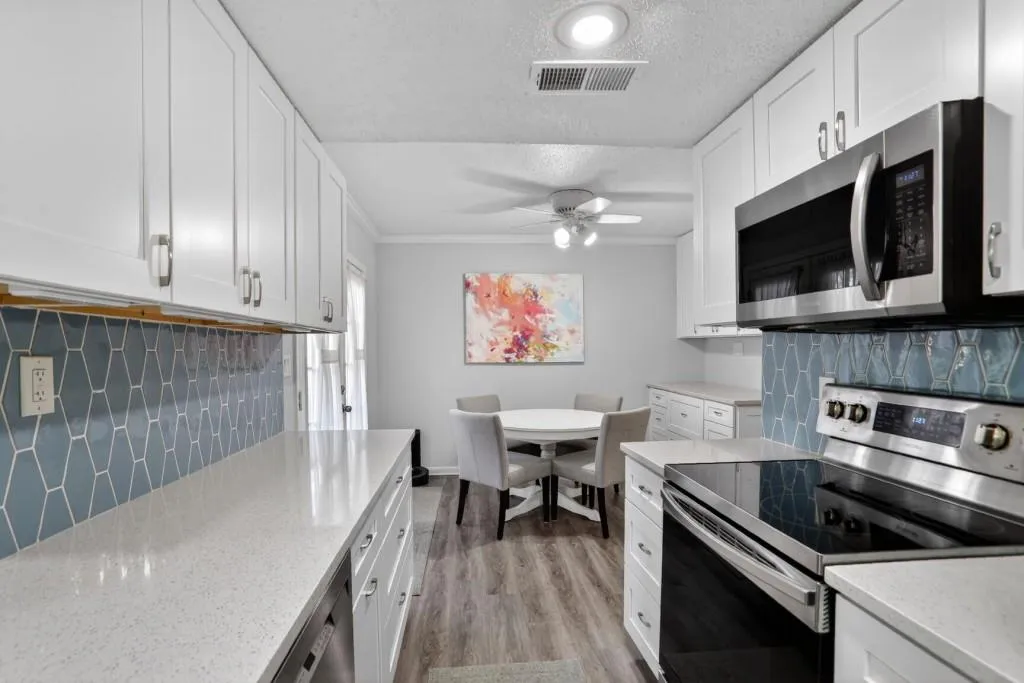 6900 Roswell Road Unit L7, Atlanta, Georgia 30328, 2 Bedrooms Bedrooms, ,2 BathroomsBathrooms,Residential,Sold,6900 Roswell Road Unit L7,7707082