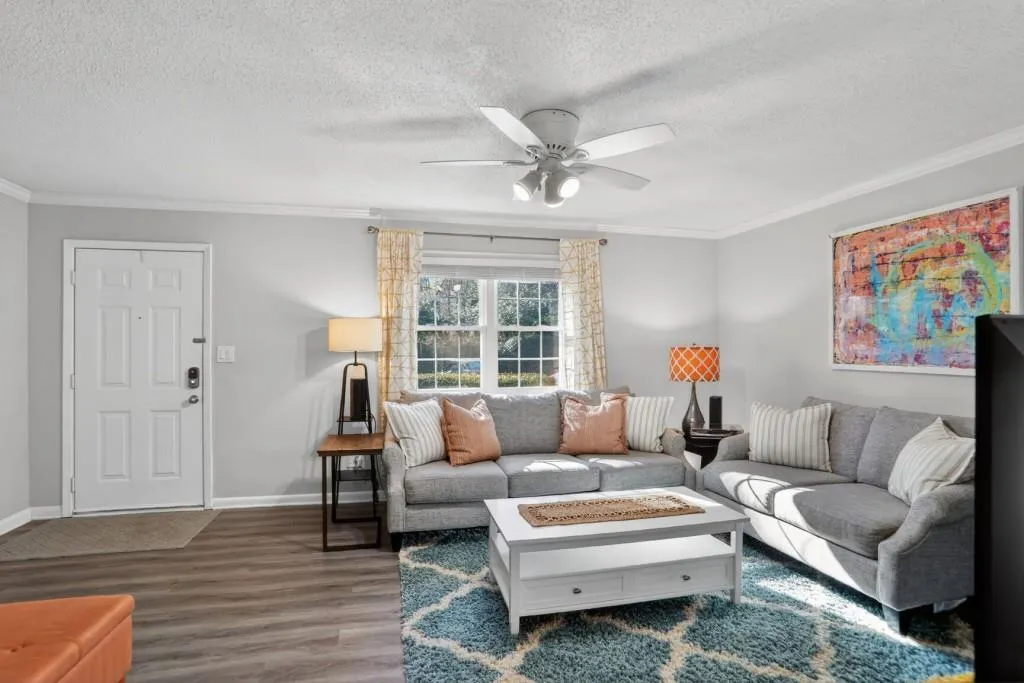 6900 Roswell Road Unit L7, Atlanta, Georgia 30328, 2 Bedrooms Bedrooms, ,2 BathroomsBathrooms,Residential,Sold,6900 Roswell Road Unit L7,7707082