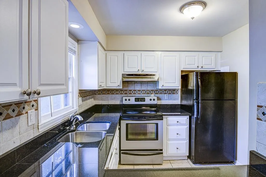 177 Amherst Place Nw Unit -, Atlanta, Georgia 30327, 2 Bedrooms Bedrooms, ,2 BathroomsBathrooms,Residential,Sold,177 Amherst Place Nw Unit -,5736583