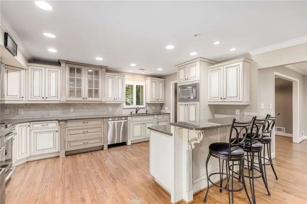 7264 Selkirk Drive, Atlanta, Georgia 30328, 3 Bedrooms Bedrooms, ,2 BathroomsBathrooms,Residential,Sold,7264 Selkirk Drive,7380893 7264 Selkirk Drive, Atlanta, Georgia 30328, 3 Bedrooms Bedrooms, ,2 BathroomsBathrooms,Residential,Sold,7264 Selkirk Drive,7380893