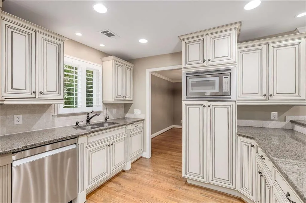 7264 Selkirk Drive, Atlanta, Georgia 30328, 3 Bedrooms Bedrooms, ,2 BathroomsBathrooms,Residential,Sold,7264 Selkirk Drive,7380893 7264 Selkirk Drive, Atlanta, Georgia 30328, 3 Bedrooms Bedrooms, ,2 BathroomsBathrooms,Residential,Sold,7264 Selkirk Drive,7380893