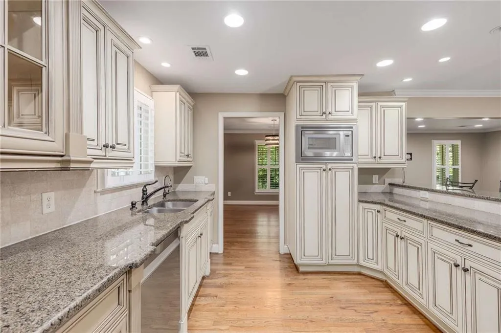 7264 Selkirk Drive, Atlanta, Georgia 30328, 3 Bedrooms Bedrooms, ,2 BathroomsBathrooms,Residential,Sold,7264 Selkirk Drive,7380893 7264 Selkirk Drive, Atlanta, Georgia 30328, 3 Bedrooms Bedrooms, ,2 BathroomsBathrooms,Residential,Sold,7264 Selkirk Drive,7380893