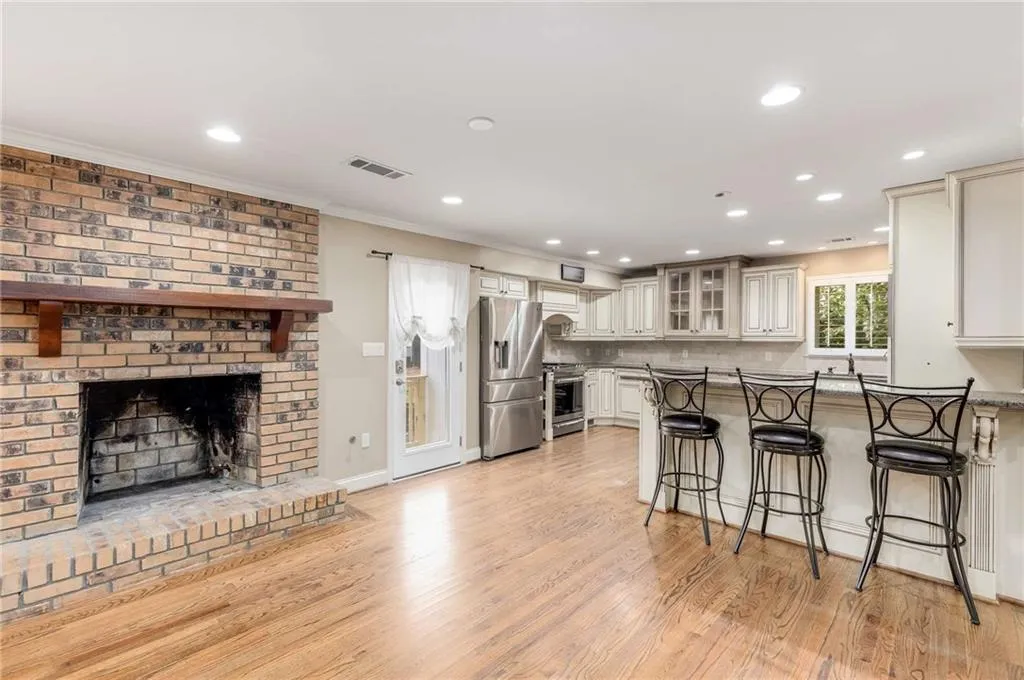 7264 Selkirk Drive, Atlanta, Georgia 30328, 3 Bedrooms Bedrooms, ,2 BathroomsBathrooms,Residential,Sold,7264 Selkirk Drive,7380893 7264 Selkirk Drive, Atlanta, Georgia 30328, 3 Bedrooms Bedrooms, ,2 BathroomsBathrooms,Residential,Sold,7264 Selkirk Drive,7380893