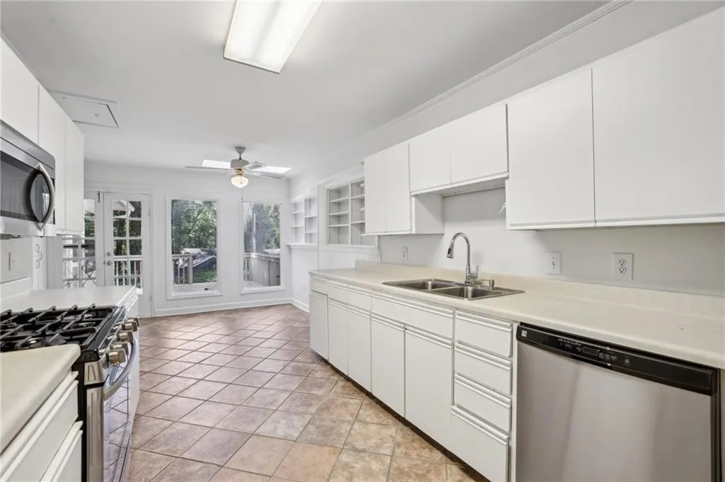 88 Karland Drive Nw, Atlanta, Georgia 30305, 4 Bedrooms Bedrooms, ,3 BathroomsBathrooms,Residential,For Sale,88 Karland Drive Nw,7578613