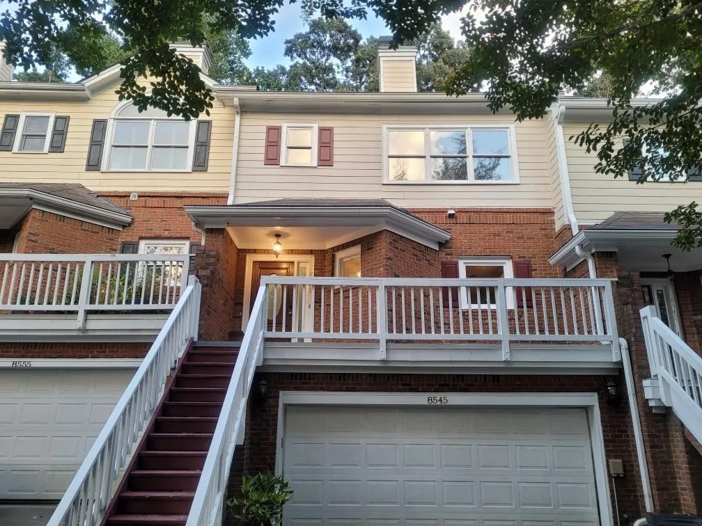 8545 Hope Mews Court, Sandy Springs, Georgia 30350, 3 Bedrooms Bedrooms, ,2 BathroomsBathrooms,Residential,Sold,8545 Hope Mews Court,6936669