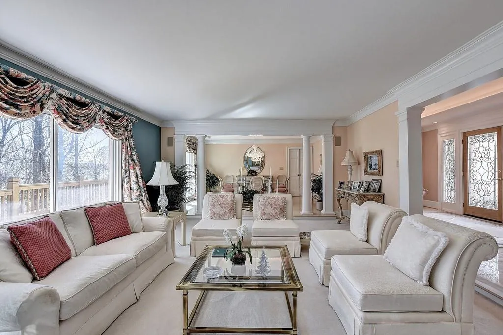 9965 Huntcliff Trace, Sandy Springs, Georgia 30350, 5 Bedrooms Bedrooms, ,3 BathroomsBathrooms,Residential,Sold,9965 Huntcliff Trace,6844503