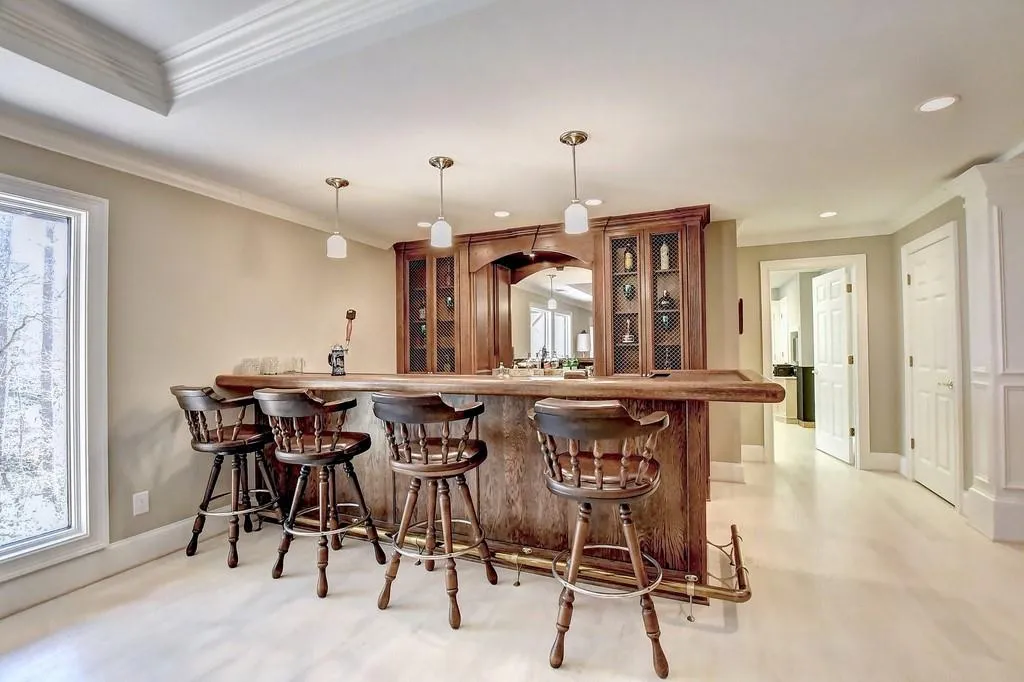 9965 Huntcliff Trace, Sandy Springs, Georgia 30350, 5 Bedrooms Bedrooms, ,3 BathroomsBathrooms,Residential,Sold,9965 Huntcliff Trace,6844503