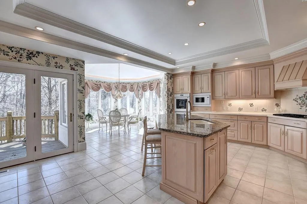 9965 Huntcliff Trace, Sandy Springs, Georgia 30350, 5 Bedrooms Bedrooms, ,3 BathroomsBathrooms,Residential,Sold,9965 Huntcliff Trace,6844503