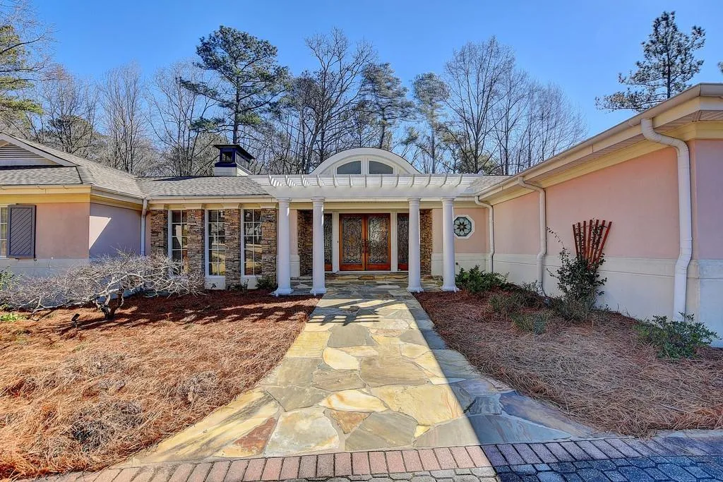 9965 Huntcliff Trace, Sandy Springs, Georgia 30350, 5 Bedrooms Bedrooms, ,3 BathroomsBathrooms,Residential,Sold,9965 Huntcliff Trace,6844503