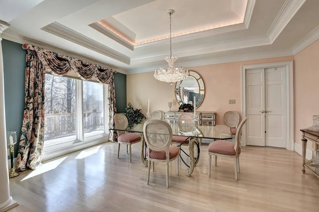 9965 Huntcliff Trace, Sandy Springs, Georgia 30350, 5 Bedrooms Bedrooms, ,3 BathroomsBathrooms,Residential,Sold,9965 Huntcliff Trace,6844503