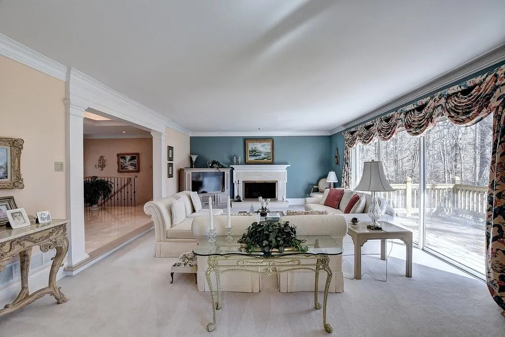 9965 Huntcliff Trace, Sandy Springs, Georgia 30350, 5 Bedrooms Bedrooms, ,3 BathroomsBathrooms,Residential,Sold,9965 Huntcliff Trace,6844503