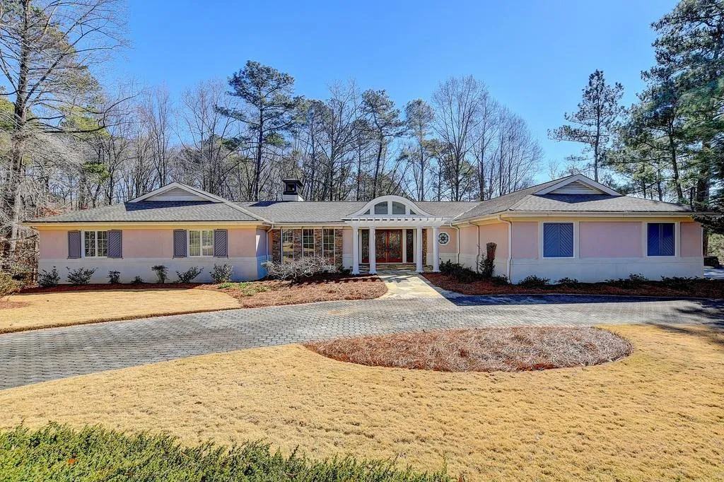 9965 Huntcliff Trace, Sandy Springs, Georgia 30350, 5 Bedrooms Bedrooms, ,3 BathroomsBathrooms,Residential,Sold,9965 Huntcliff Trace,6844503