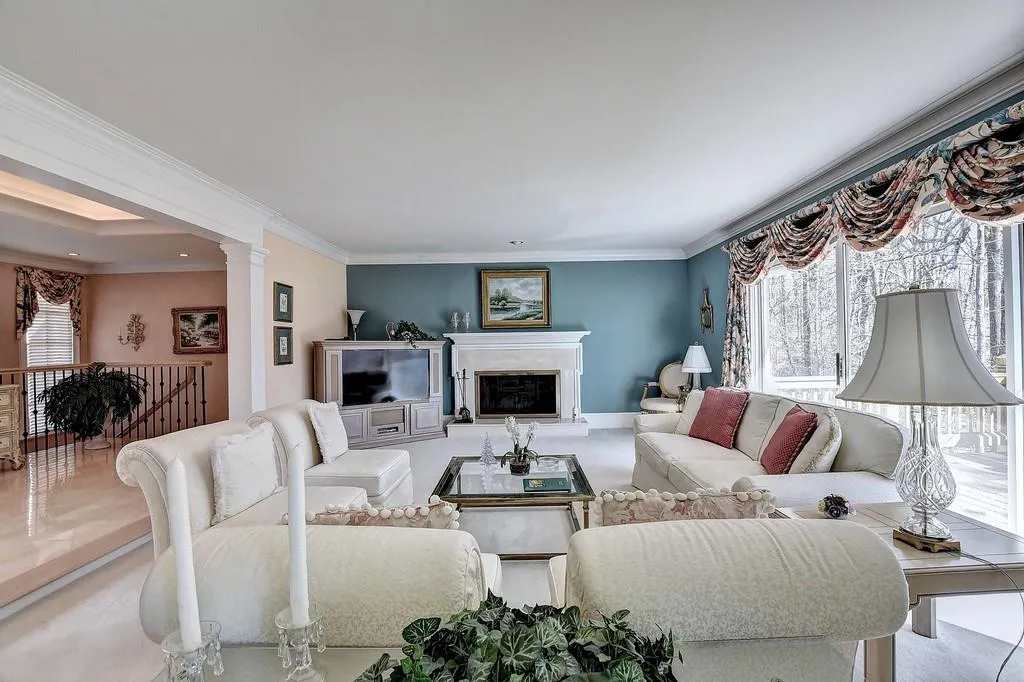 9965 Huntcliff Trace, Sandy Springs, Georgia 30350, 5 Bedrooms Bedrooms, ,3 BathroomsBathrooms,Residential,Sold,9965 Huntcliff Trace,6844503