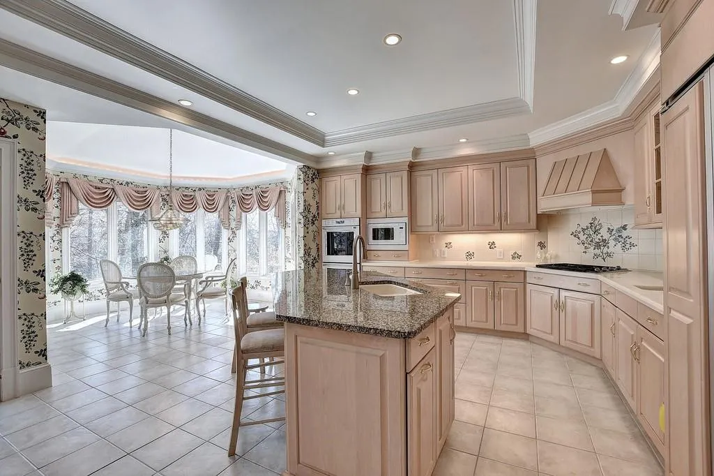 9965 Huntcliff Trace, Sandy Springs, Georgia 30350, 5 Bedrooms Bedrooms, ,3 BathroomsBathrooms,Residential,Sold,9965 Huntcliff Trace,6844503