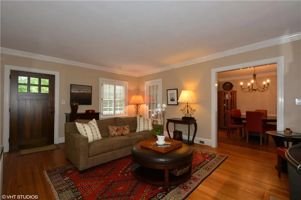 522 E Wesley Road Ne, Atlanta, Georgia 30305, 2 Bedrooms Bedrooms, ,2 BathroomsBathrooms,Residential,Sold,522 E Wesley Road Ne,6019564
