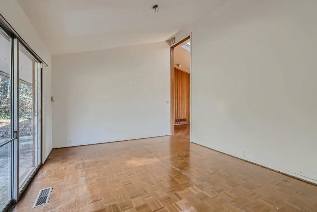 845 Crest Valley Drive, Sandy Springs, Georgia 30327, 4 Bedrooms Bedrooms, ,3 BathroomsBathrooms,Residential,Sold,845 Crest Valley Drive,6991228