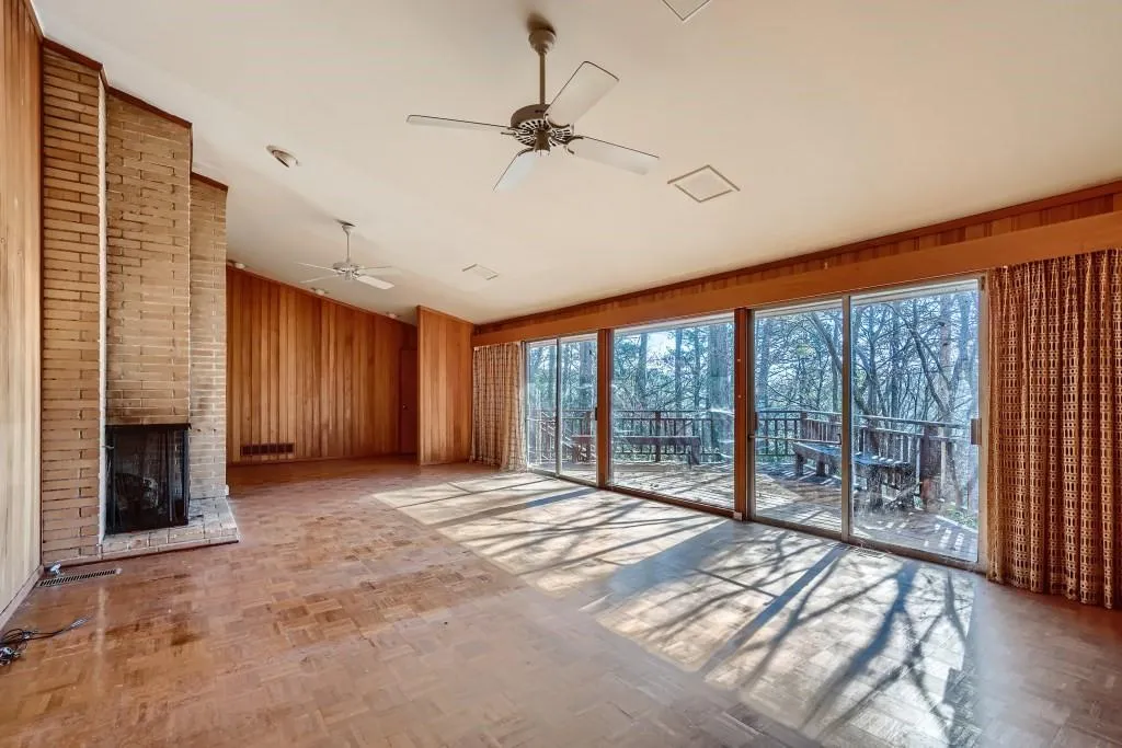 845 Crest Valley Drive, Sandy Springs, Georgia 30327, 4 Bedrooms Bedrooms, ,3 BathroomsBathrooms,Residential,Sold,845 Crest Valley Drive,6991228