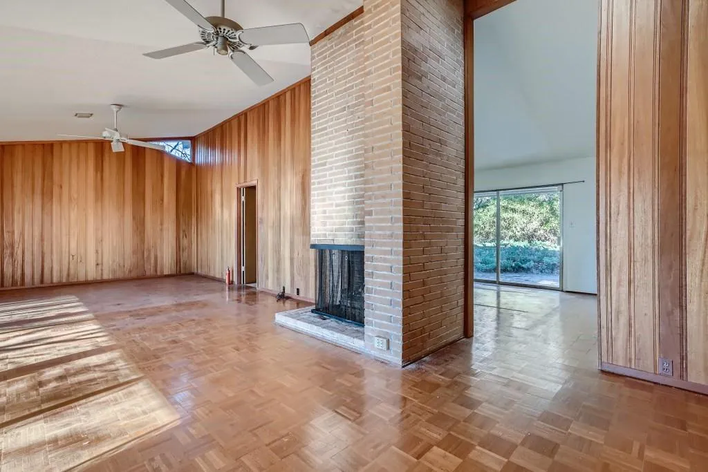 845 Crest Valley Drive, Sandy Springs, Georgia 30327, 4 Bedrooms Bedrooms, ,3 BathroomsBathrooms,Residential,Sold,845 Crest Valley Drive,6991228