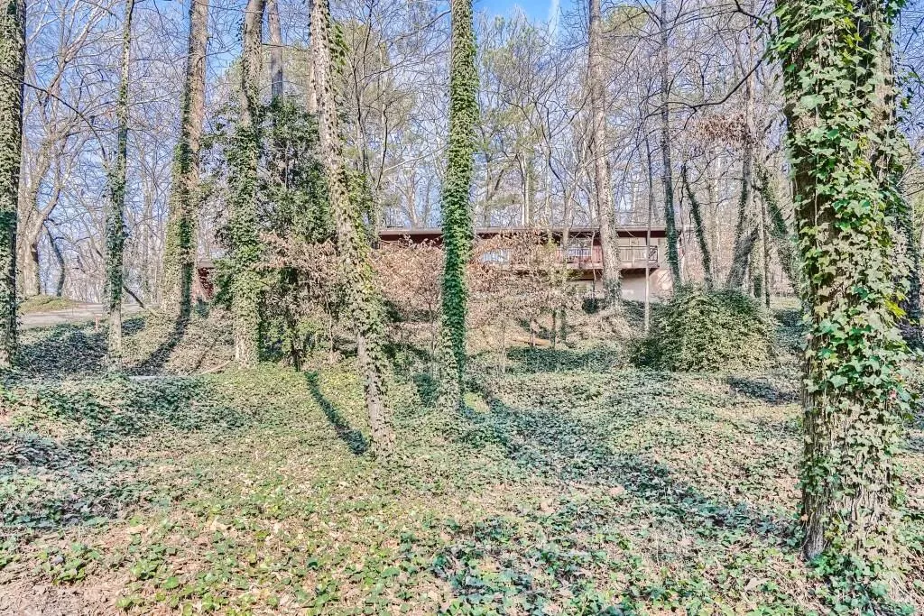 845 Crest Valley Drive, Sandy Springs, Georgia 30327, 4 Bedrooms Bedrooms, ,3 BathroomsBathrooms,Residential,Sold,845 Crest Valley Drive,6991228