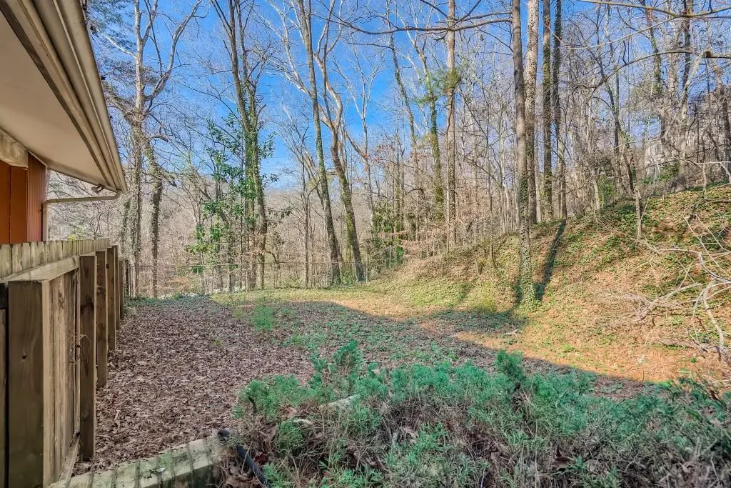 845 Crest Valley Drive, Sandy Springs, Georgia 30327, 4 Bedrooms Bedrooms, ,3 BathroomsBathrooms,Residential,Sold,845 Crest Valley Drive,6991228