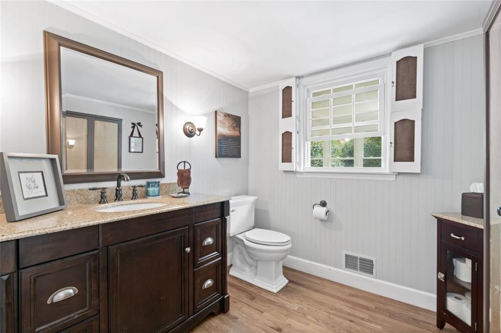 Powder room