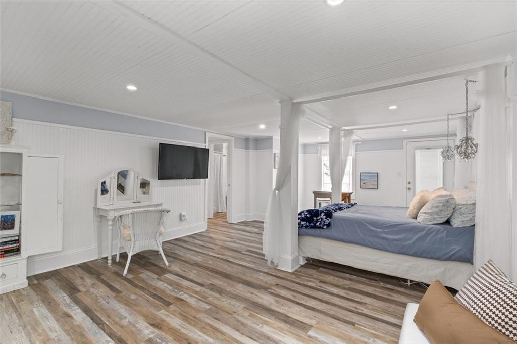 Terrace level bedroom (secondary bedroom 4)