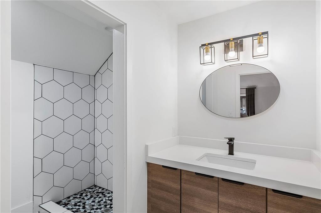 5285 N Powers Ferry Road, Sandy Springs, Georgia 30327, 7 Bedrooms Bedrooms, ,6 BathroomsBathrooms,Residential,Sold,5285 N Powers Ferry Road,7275629