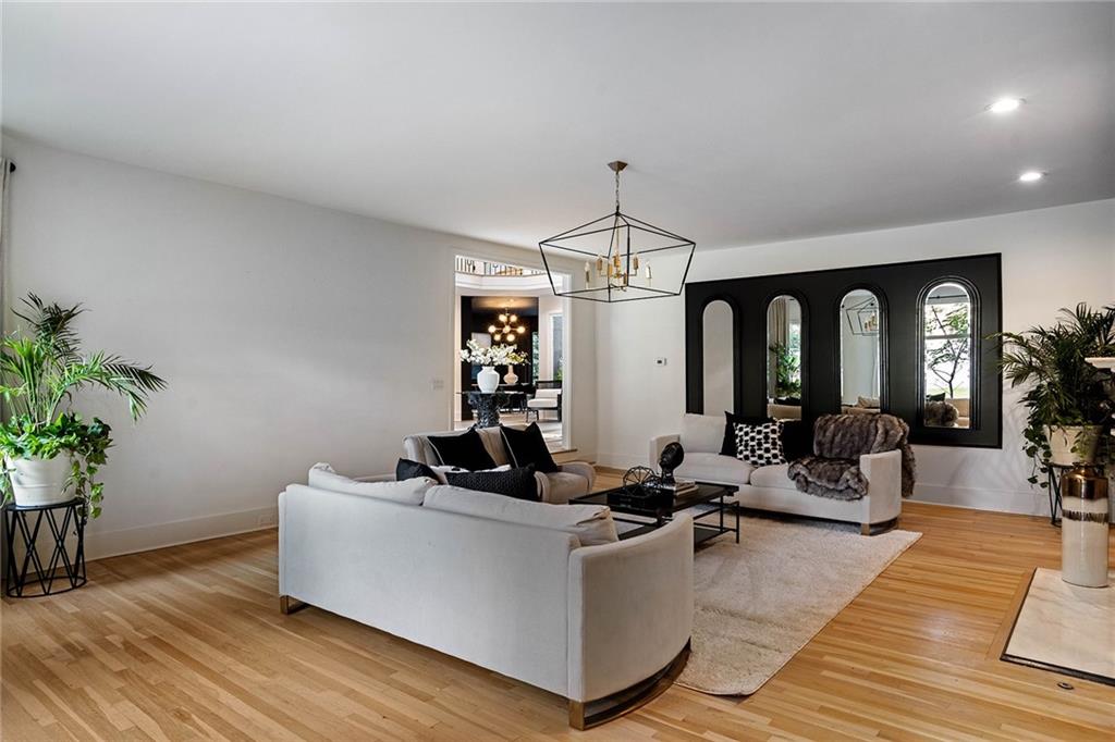 5285 N Powers Ferry Road, Sandy Springs, Georgia 30327, 7 Bedrooms Bedrooms, ,6 BathroomsBathrooms,Residential,Sold,5285 N Powers Ferry Road,7275629