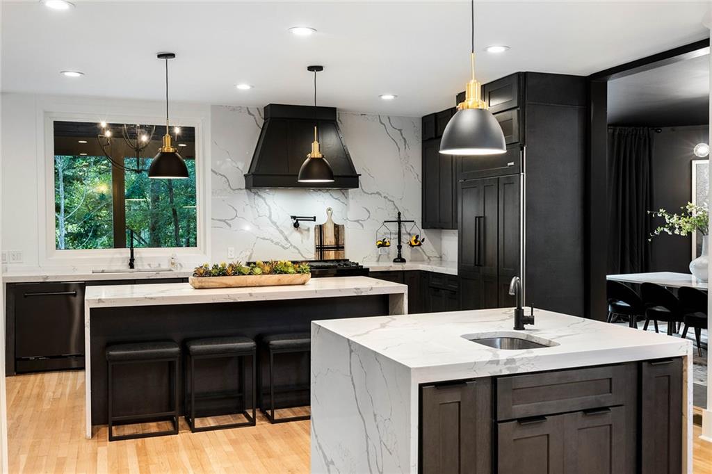 5285 N Powers Ferry Road, Sandy Springs, Georgia 30327, 7 Bedrooms Bedrooms, ,6 BathroomsBathrooms,Residential,Sold,5285 N Powers Ferry Road,7275629