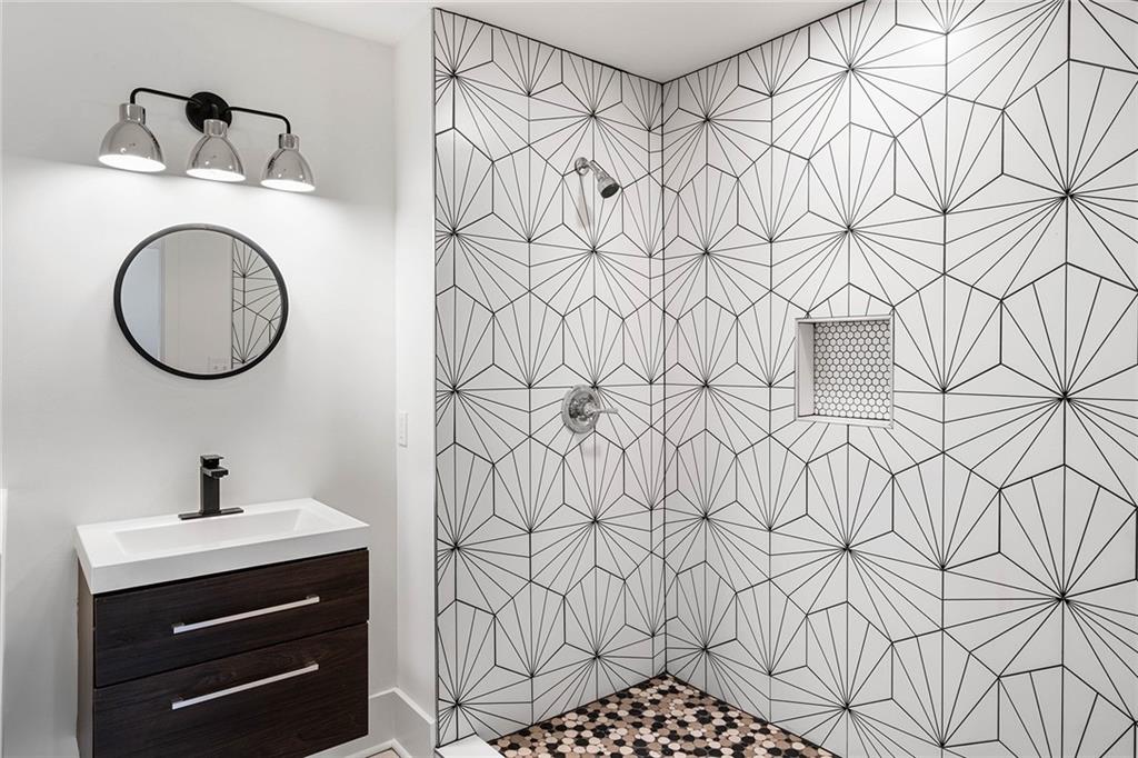 5285 N Powers Ferry Road, Sandy Springs, Georgia 30327, 7 Bedrooms Bedrooms, ,6 BathroomsBathrooms,Residential,Sold,5285 N Powers Ferry Road,7275629