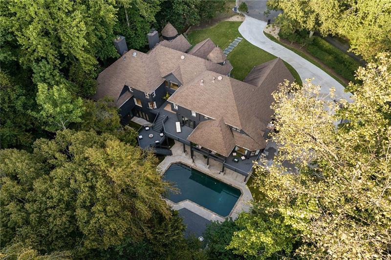 5285 N Powers Ferry Road, Sandy Springs, Georgia 30327, 7 Bedrooms Bedrooms, ,6 BathroomsBathrooms,Residential,Sold,5285 N Powers Ferry Road,7275629