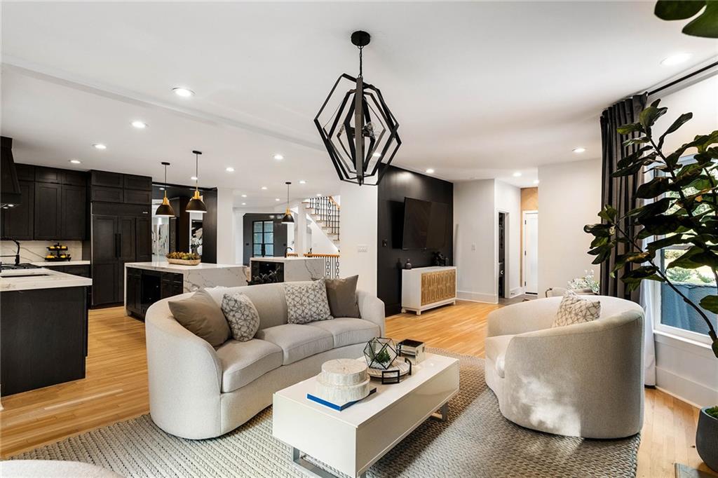 5285 N Powers Ferry Road, Sandy Springs, Georgia 30327, 7 Bedrooms Bedrooms, ,6 BathroomsBathrooms,Residential,Sold,5285 N Powers Ferry Road,7275629