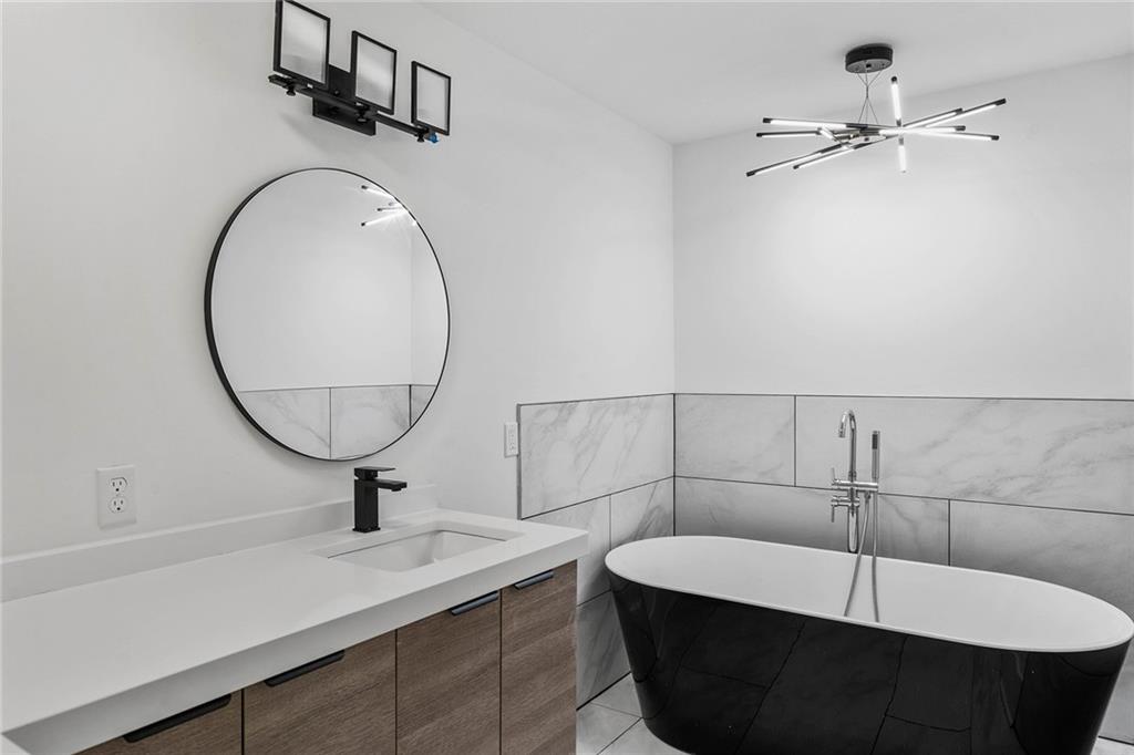 5285 N Powers Ferry Road, Sandy Springs, Georgia 30327, 7 Bedrooms Bedrooms, ,6 BathroomsBathrooms,Residential,Sold,5285 N Powers Ferry Road,7275629