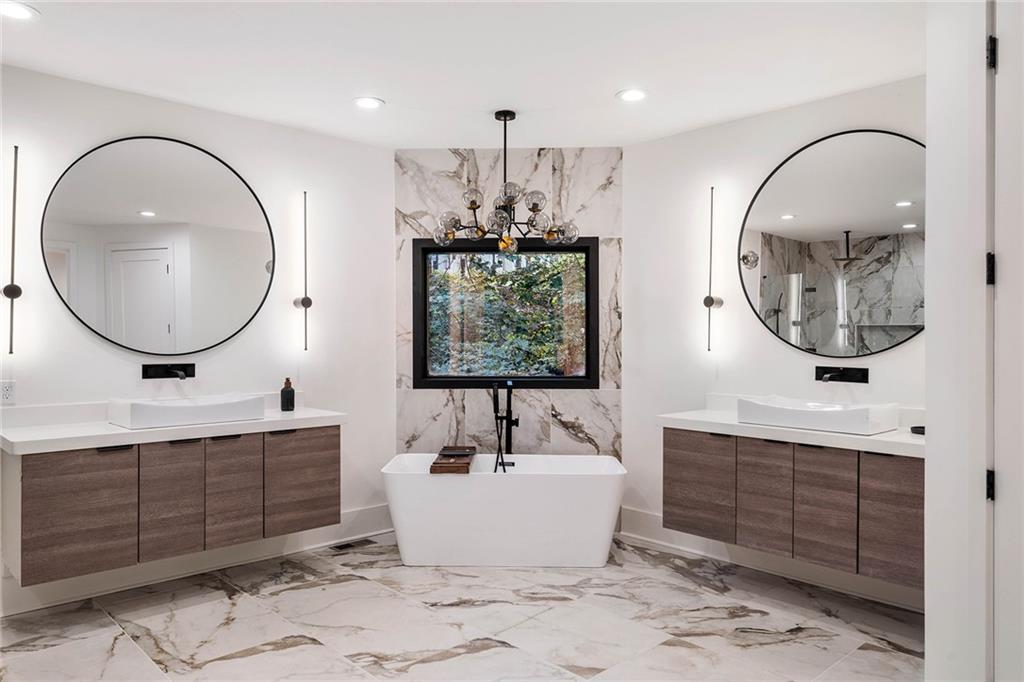 5285 N Powers Ferry Road, Sandy Springs, Georgia 30327, 7 Bedrooms Bedrooms, ,6 BathroomsBathrooms,Residential,Sold,5285 N Powers Ferry Road,7275629