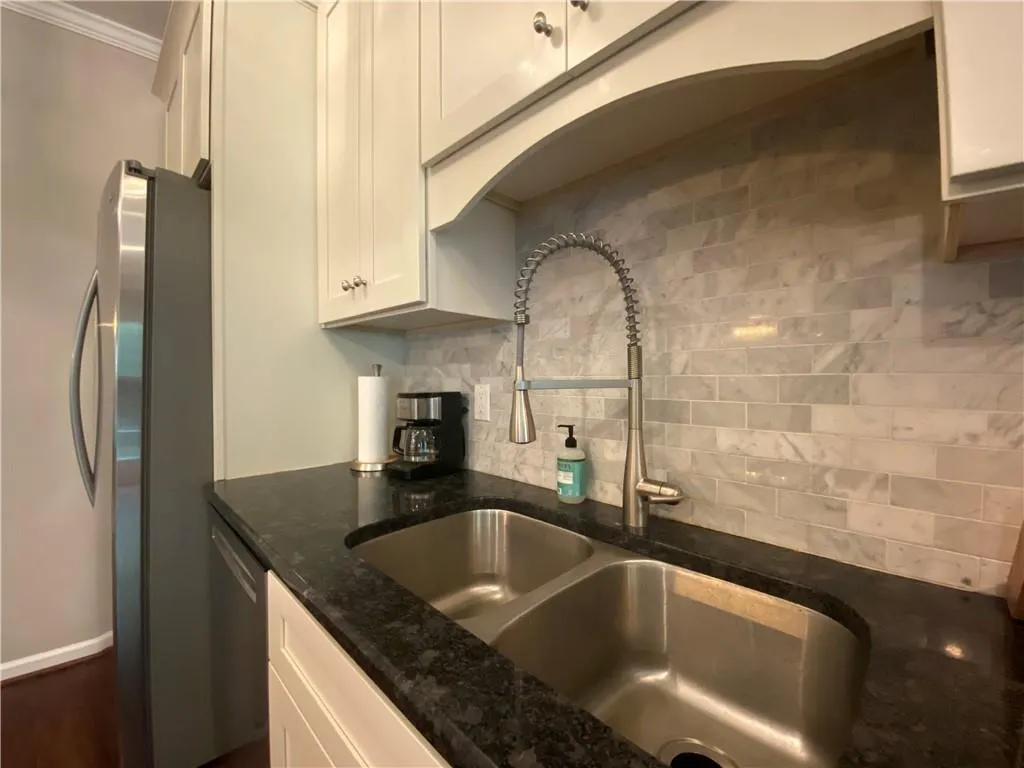 406 Brandywine Circle, Sandy Springs, Georgia 30350, 3 Bedrooms Bedrooms, ,2 BathroomsBathrooms,Residential,Sold,406 Brandywine Circle,6793650