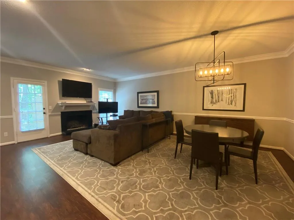406 Brandywine Circle, Sandy Springs, Georgia 30350, 3 Bedrooms Bedrooms, ,2 BathroomsBathrooms,Residential,Sold,406 Brandywine Circle,6793650