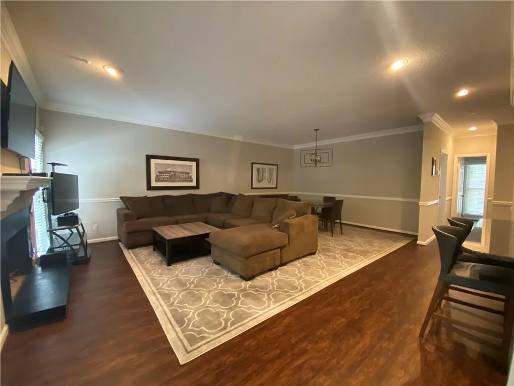 406 Brandywine Circle, Sandy Springs, Georgia 30350, 3 Bedrooms Bedrooms, ,2 BathroomsBathrooms,Residential,Sold,406 Brandywine Circle,6793650
