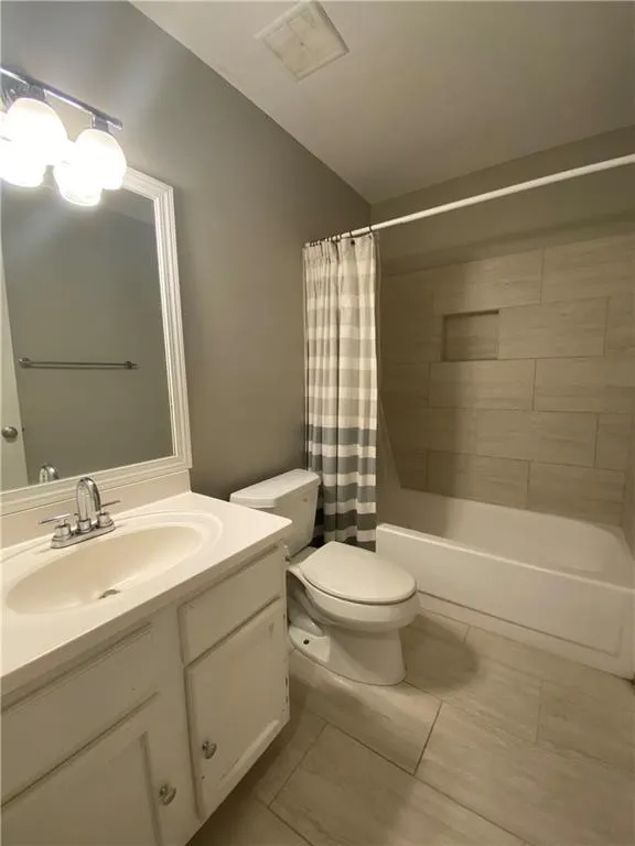 406 Brandywine Circle, Sandy Springs, Georgia 30350, 3 Bedrooms Bedrooms, ,2 BathroomsBathrooms,Residential,Sold,406 Brandywine Circle,6793650