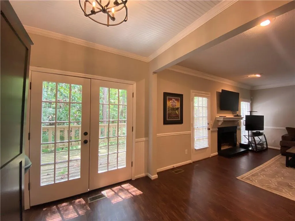 406 Brandywine Circle, Sandy Springs, Georgia 30350, 3 Bedrooms Bedrooms, ,2 BathroomsBathrooms,Residential,Sold,406 Brandywine Circle,6793650