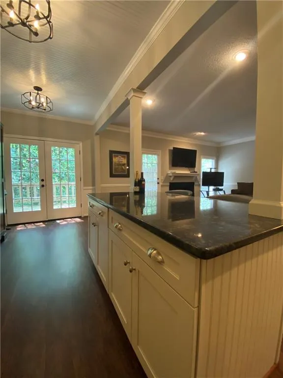 406 Brandywine Circle, Sandy Springs, Georgia 30350, 3 Bedrooms Bedrooms, ,2 BathroomsBathrooms,Residential,Sold,406 Brandywine Circle,6793650
