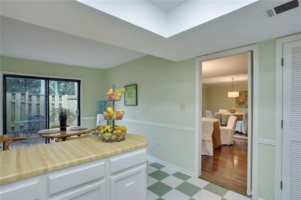480 The North Chace, Sandy Springs, Georgia 30328, 3 Bedrooms Bedrooms, ,2 BathroomsBathrooms,Residential,Sold,480 The North Chace,5632443