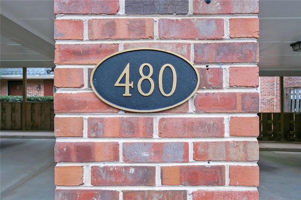 480 The North Chace, Sandy Springs, Georgia 30328, 3 Bedrooms Bedrooms, ,2 BathroomsBathrooms,Residential,Sold,480 The North Chace,5632443